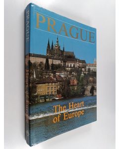 Kirjailijan Bohumír Mráz käytetty kirja Prague : The heart of Europe