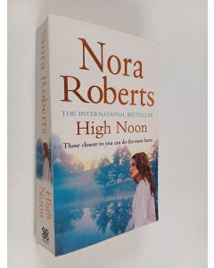 Kirjailijan Nora Roberts käytetty kirja High noon