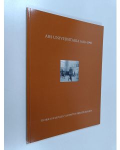 käytetty kirja Ars universitaria 1640-1990 : Teoksia Helsingin yliopiston piirustussalista