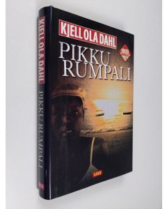 Kirjailijan Kjell Ola Dahl käytetty kirja Pikku rumpali