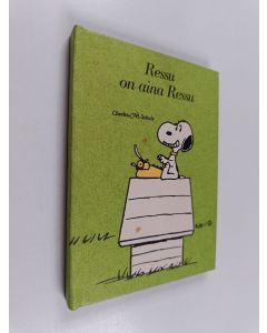 Kirjailijan Charles M. Schulz käytetty kirja Ressu on aina Ressu
