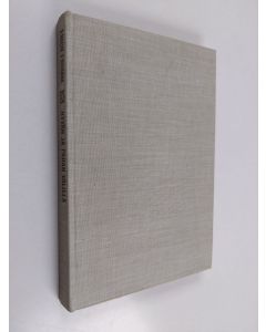 Kirjailijan Erich Fromm käytetty kirja Hyvän ja pahan välillä