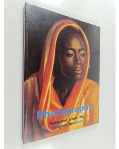 Kirjailijan Karen illiams käytetty kirja Photography : selected from the Graphis Annuals