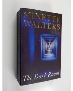 Kirjailijan Minette Walters käytetty kirja The dark room