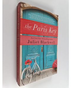Kirjailijan Juliet Blackwell käytetty kirja The Paris Key