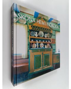 Kirjailijan JoAnn Barwick & Norma Skurka käytetty kirja Sköna hem i Norden
