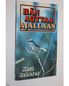 Kirjailijan Kurt Scherer käytetty kirja Hän auttaa ajallaan