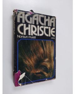 Kirjailijan Agatha Christie käytetty kirja Norsun muisti