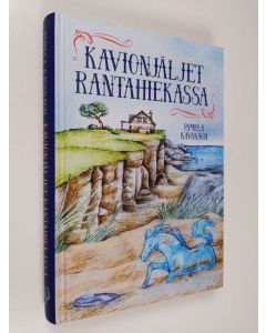 Kirjailijan Pamela Kavanagh käytetty kirja Kavionjäljet rantahiekassa