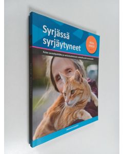 Kirjailijan Päivi Kivelä käytetty kirja Syrjässä syrjäytyneet : pelon sosiaalipolitiikka ja verkostoyhteistyön mahdollisuudet maaseudulla