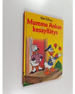 Kirjailijan Walt Disney käytetty kirja Mummo Ankan kesäyllätys : Disneyn satulukemisto