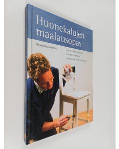 Kirjailijan Ole-Andreas Klaveness käytetty kirja Huonekalujen maalausopas