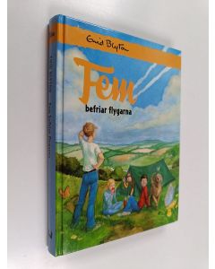 Kirjailijan Enid Blyton käytetty kirja Fem befriar flygarna
