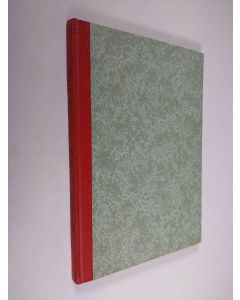 Kirjailijan Yrjö Karilas käytetty kirja Kipinät syttyvät : kertomuksia nuorelle väelle historian merkkihenkilöiden elämäntaipaleelta