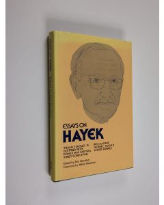 Tekijän Fritz Machlup  käytetty kirja Essays on Hayek