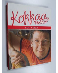 Kirjailijan Sami Garam käytetty kirja Kokkaa vartissa
