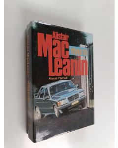 Kirjailijan Alastair MacNeill käytetty kirja Yövartio