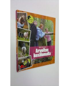 Kirjailijan R. E. Toresen käytetty kirja Arvoitus kesälomalla