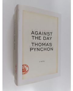 Kirjailijan Thomas Pynchon käytetty kirja Against the day