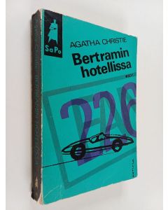 Kirjailijan Agatha Christie käytetty kirja Bertramin hotellissa