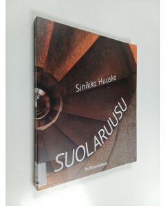 Kirjailijan Sinikka Huusko käytetty kirja Suolaruusu
