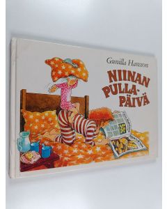 Kirjailijan Gunilla Hansson käytetty kirja Niinan pullapäivä