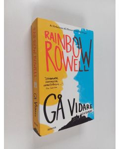Kirjailijan Rainbow Rowell käytetty kirja Gå vidare : Simon Snows uppgång och fall