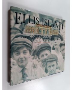 Kirjailijan Pamela Reeves käytetty kirja Ellis Island - Gateway to the American Dream