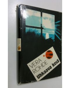 Kirjailijan Vera Rohde käytetty kirja Uhkaava kesä