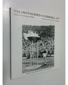 käytetty kirja Valokuvauksen vuosikirja 1977