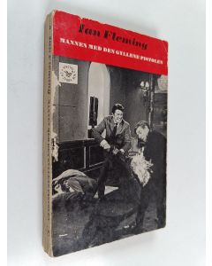 käytetty kirja Mannen med den gyllene psitolen