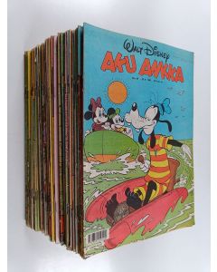käytetty teos Aku Ankka vuosikerta 1988 (n:o 29 puuttuu)