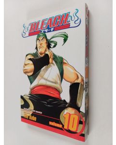 Kirjailijan Tite Kubo käytetty kirja Bleach. Vol. 10 : Tattoo on the sky