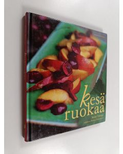 Kirjailijan Sanna Töringe käytetty kirja Kesäruokaa