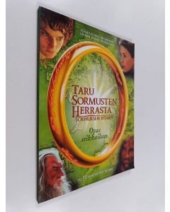 Kirjailijan Alison Sage käytetty kirja Taru sormusten herrasta Sormuksen ritarit : opas seikkailuun