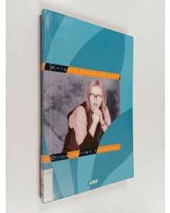 Kirjailijan Kristín Ómarsdóttir käytetty kirja Olipa kerran tarinoita