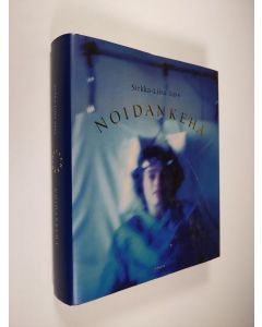 Kirjailijan Sirkka-Liisa Sass käytetty kirja Noidankehä
