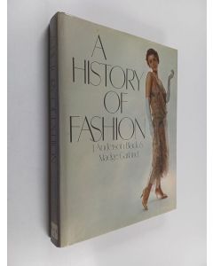 Kirjailijan J. Anderson Black käytetty kirja A history of fashion
