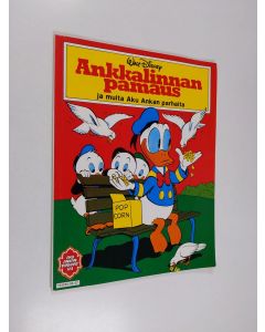 Kirjailijan Walt Disney käytetty teos Ankkalinnan pamaus ja muita Aku Ankan parhaita
