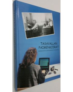 Tekijän Pekka Juntunen  käytetty kirja Tasavallan paimenkoirat : Keskustan lehtimiehet 80 vuotta