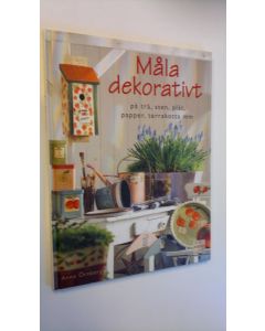 Kirjailijan Anna Örnberg käytetty kirja Måla dekorativt