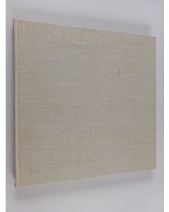 Kirjailijan Henrik Tikkanen käytetty kirja Etruskeja metsästämässä : Retkiä etruskien maisemassa