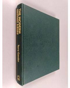 Kirjailijan Terry Gander käytetty kirja Encyclopaedia of the modern British army