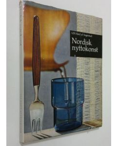 Kirjailijan Ulf Hård af Segerstad käytetty kirja Nordisk nyttokonst