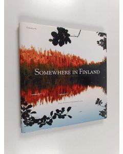 Kirjailijan Paavo Hamunen käytetty kirja Somewhere in Finland