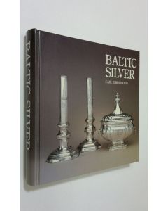 Kirjailijan Carl Ehrnrooth käytetty kirja Silver treasures from Livonia, Estonia and Courland = Silverskatter från Livland, Estland och Kurland = Hopea-aarteita Liivinmaalta, Eestistä ja Kuurinmaalta