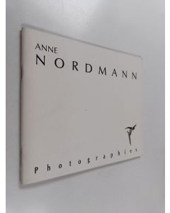 Kirjailijan Anne Nordmann käytetty teos Photographies