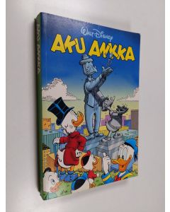 Kirjailijan Walt Disney käytetty kirja Aku Ankka neljännesvuosikerta 2/2002