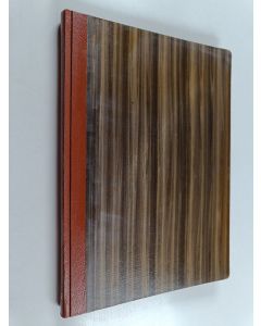 Kirjailijan Matti Halmekoski käytetty kirja Suomen alueittaisista metsävaroista ja niiden käytöstä