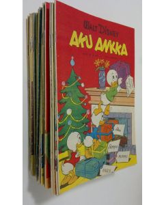 Kirjailijan Walt Disney käytetty teos Aku Ankka vuosikerta 1974 (puuttuu nrot 1,6,12-13,24-26,28,38,46)